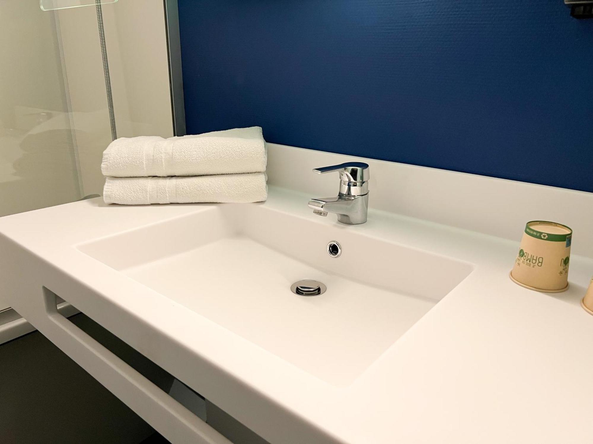 Ibis Budget Saint Christol Les Ales Exterior foto