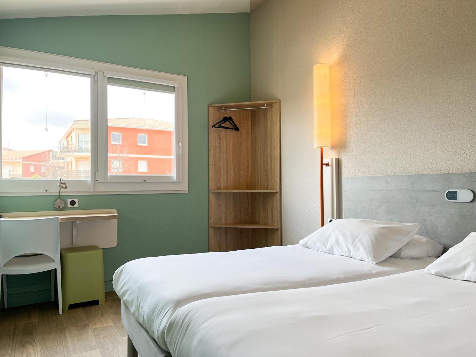 Ibis Budget Saint Christol Les Ales Exterior foto