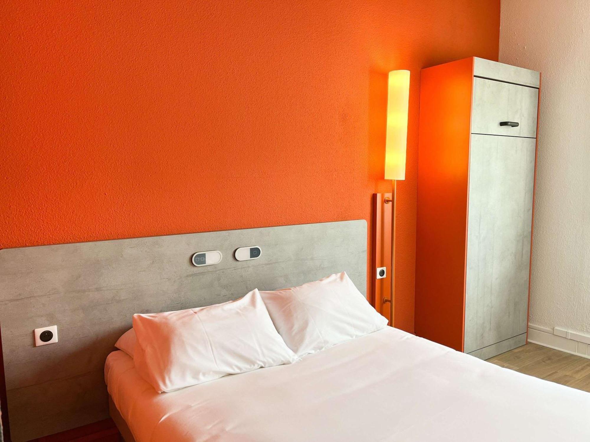 Ibis Budget Saint Christol Les Ales Exterior foto