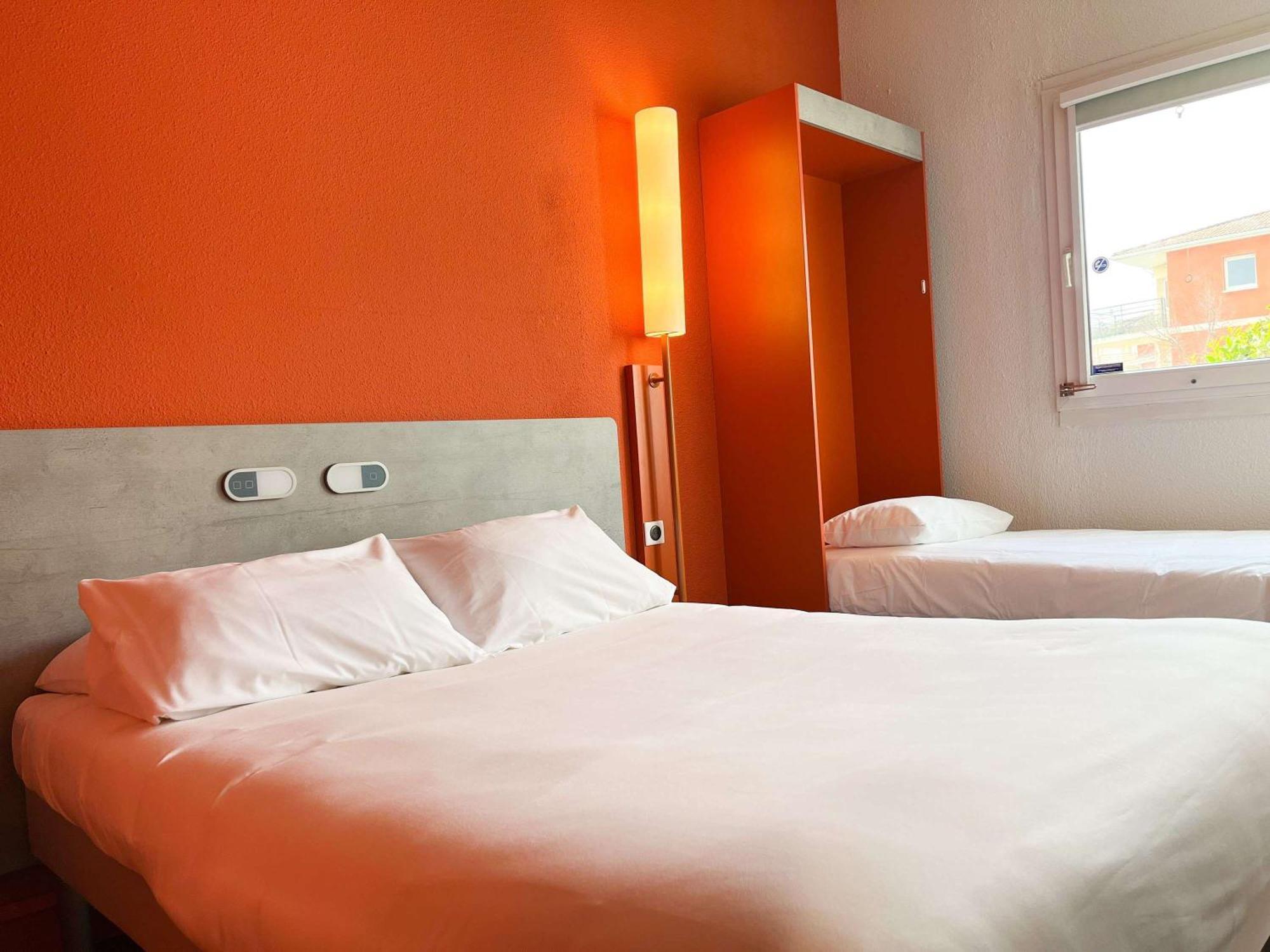 Ibis Budget Saint Christol Les Ales Exterior foto