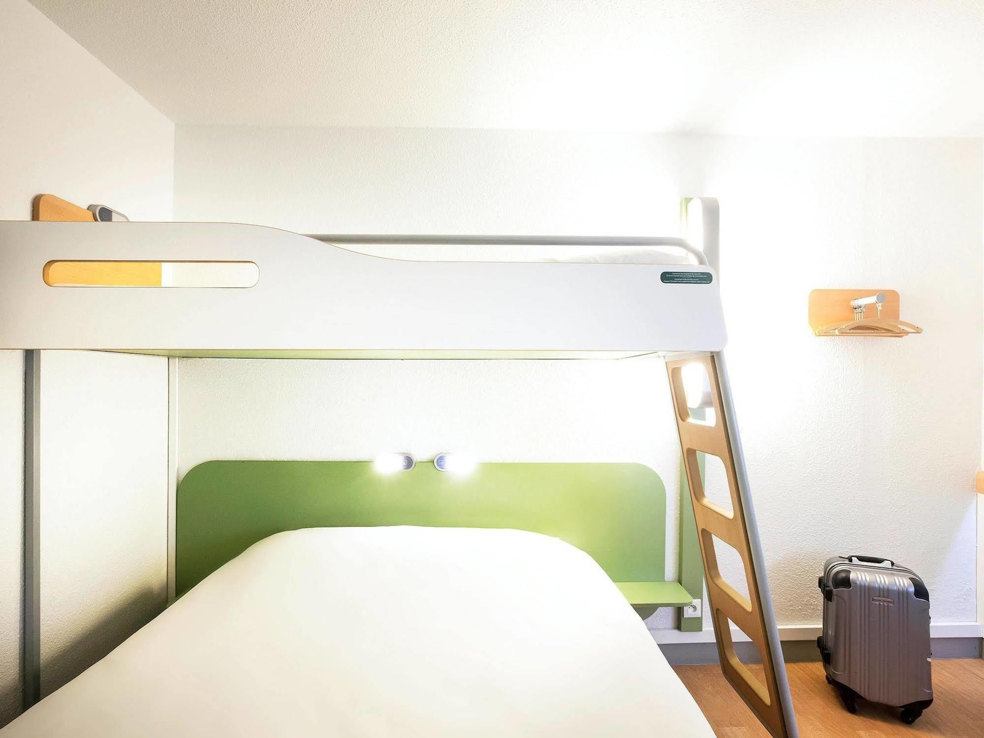 Ibis Budget Saint Christol Les Ales Exterior foto